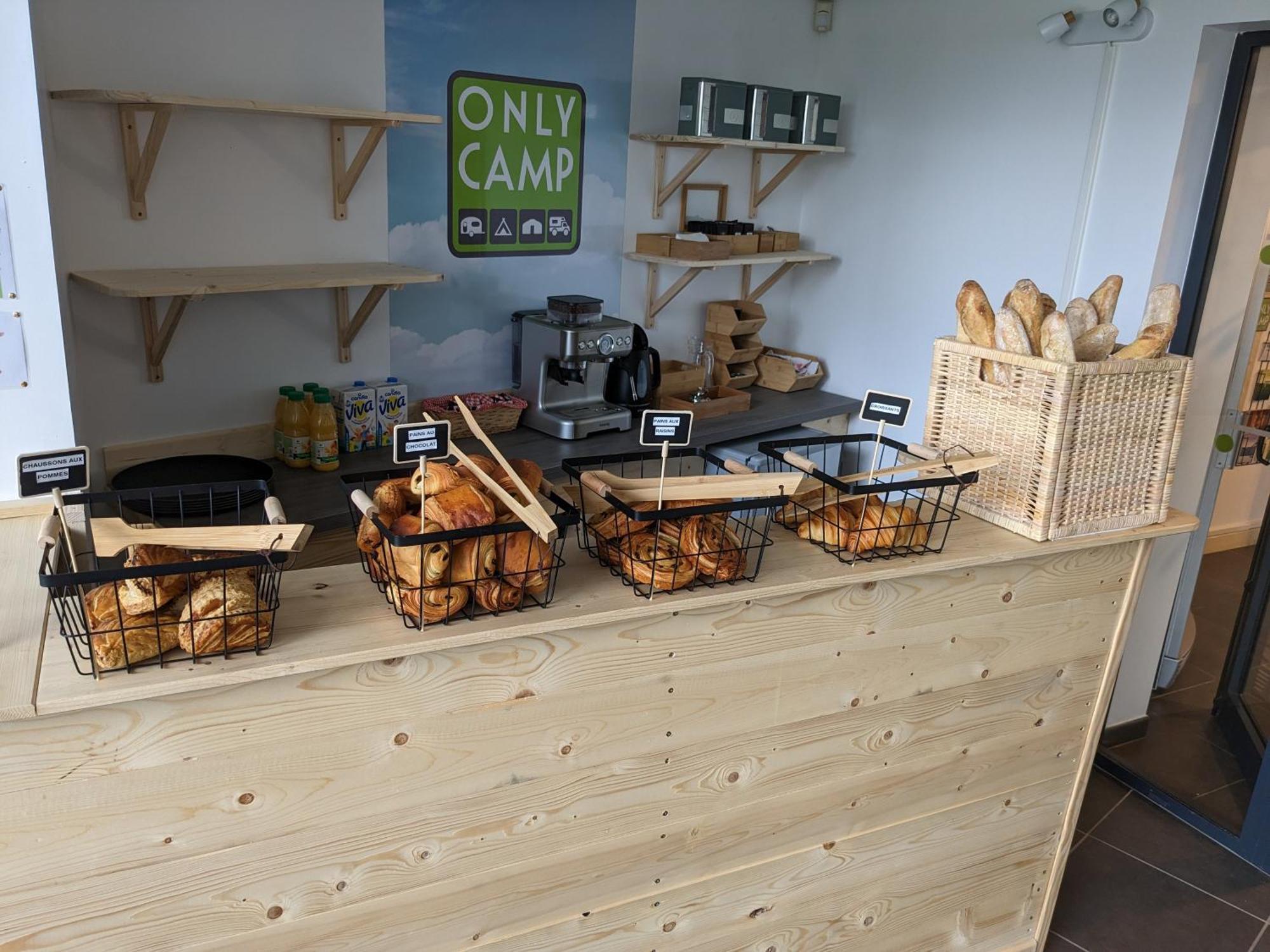 Camping Onlycamp Tours Val De Loire Saint Avertin Bagian luar foto
